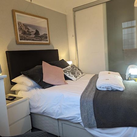 En-Suite Nook Near Forest & Sea, Super Value With Fridge, Microwave And Tv Лимингтон Экстерьер фото
