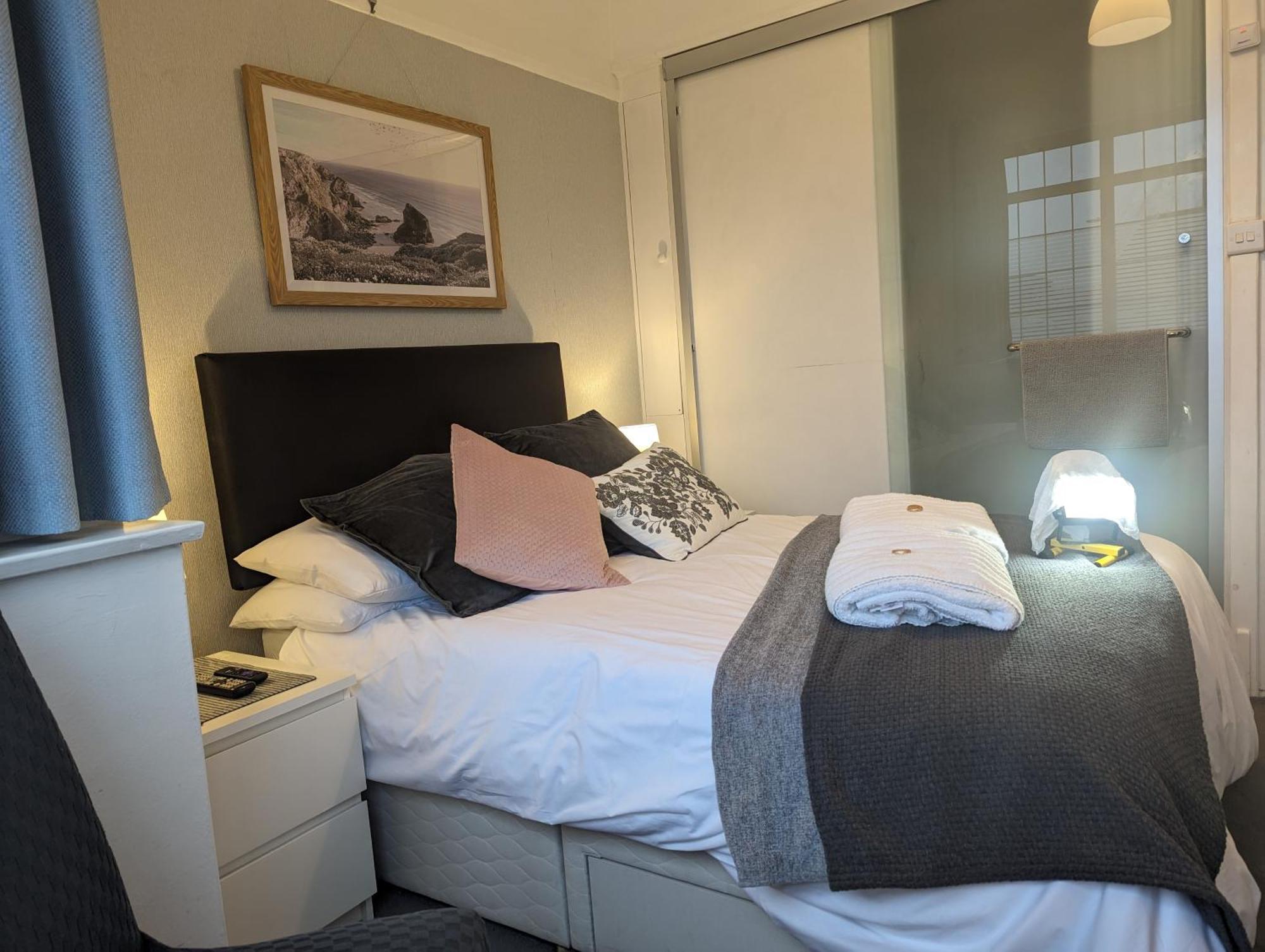 En-Suite Nook Near Forest & Sea, Great Value With Fridge, Microwave And Tv Лимингтон Экстерьер фото