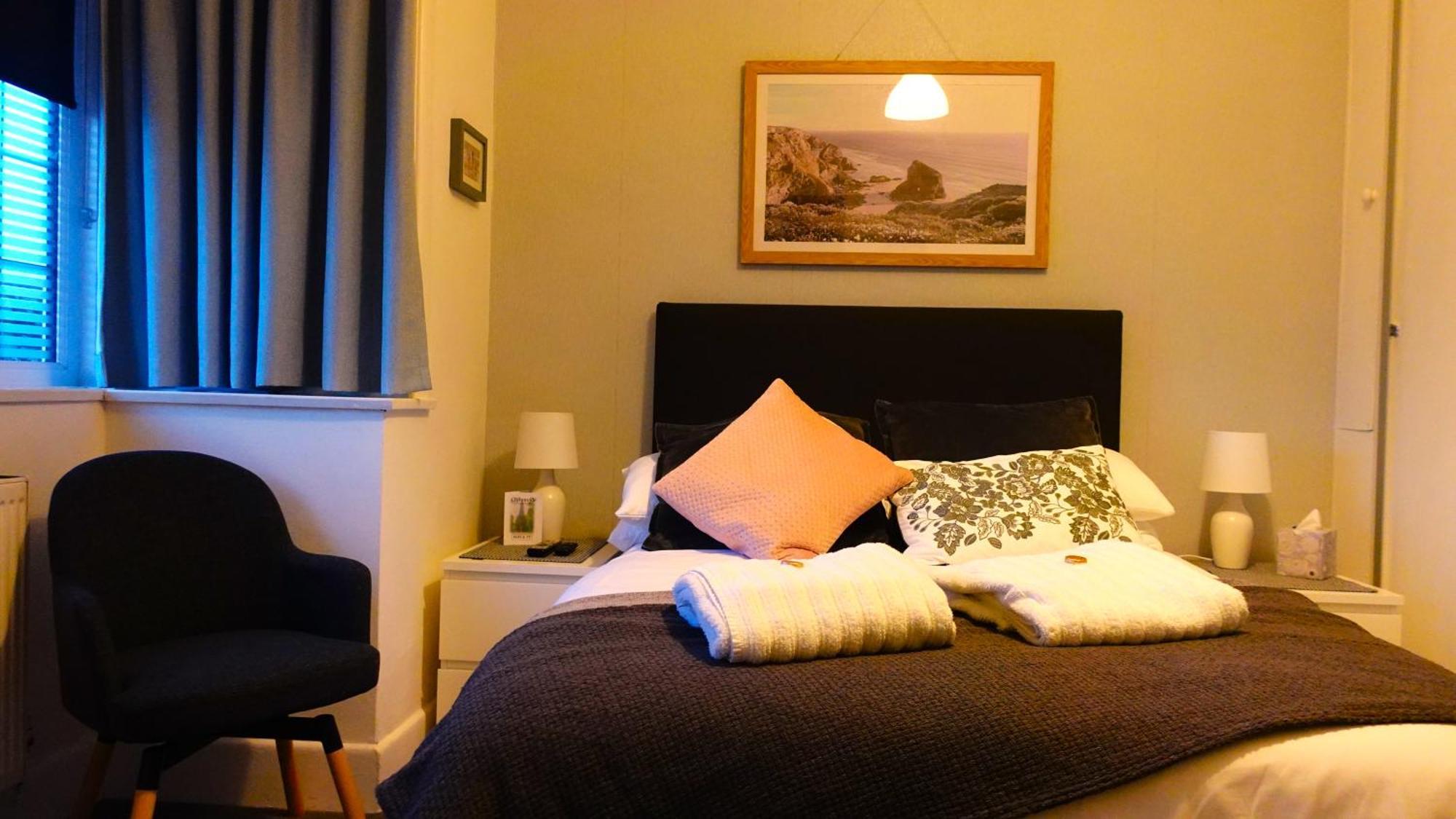 En-Suite Nook Near Forest & Sea, Super Value With Fridge, Microwave And Tv Лимингтон Экстерьер фото